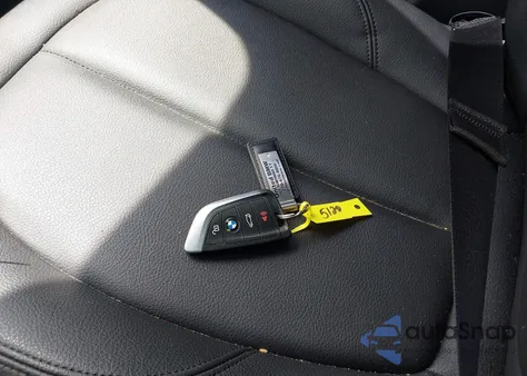 2017 BMW X1 xDrive28I из США, поврежденный, VIN WBXHT3C37H5F69174